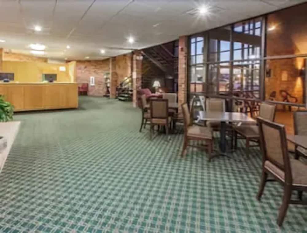 Clarion Pointe Bloomington-Normal Near I-55 And University Luaran gambar