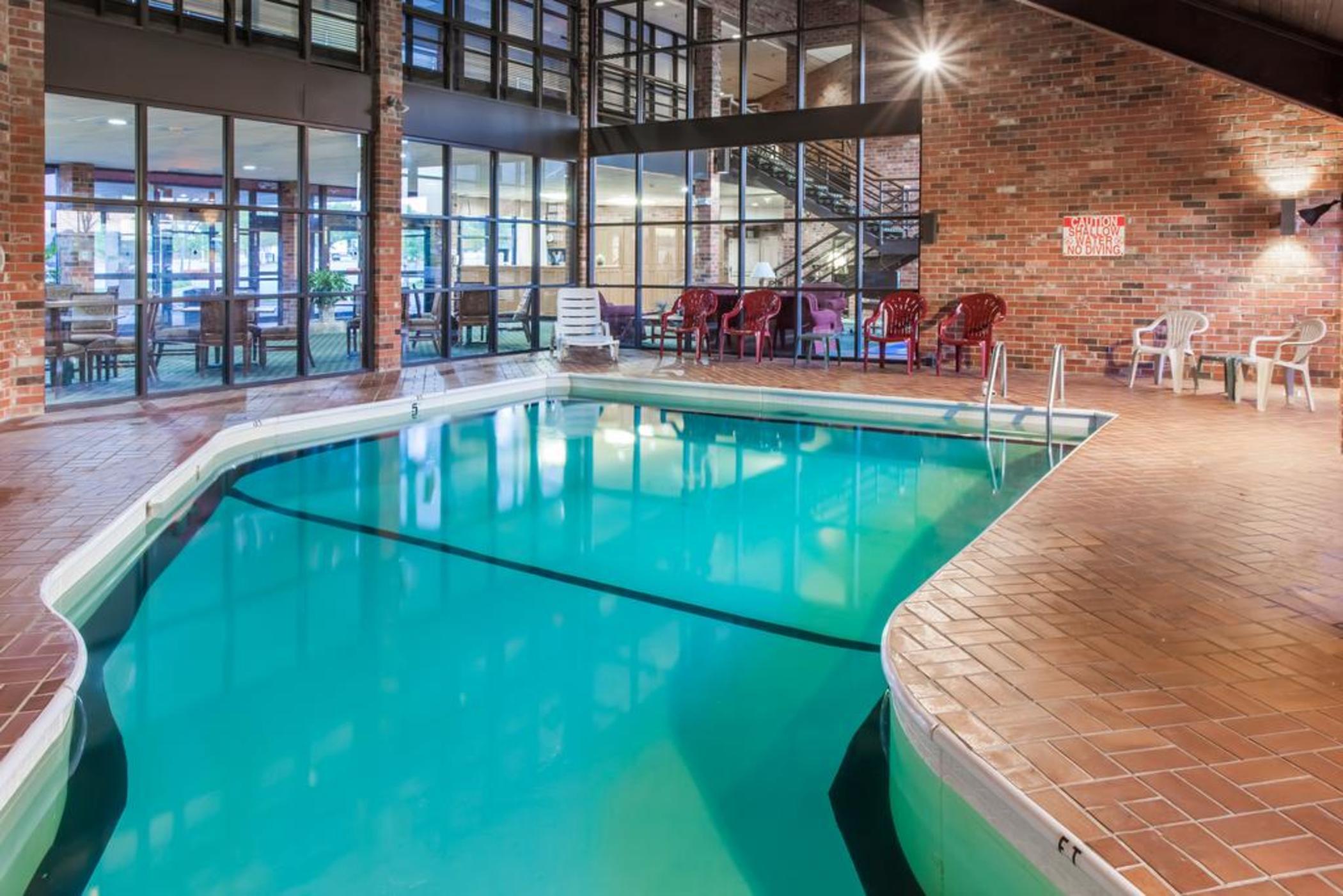 Clarion Pointe Bloomington-Normal Near I-55 And University Luaran gambar