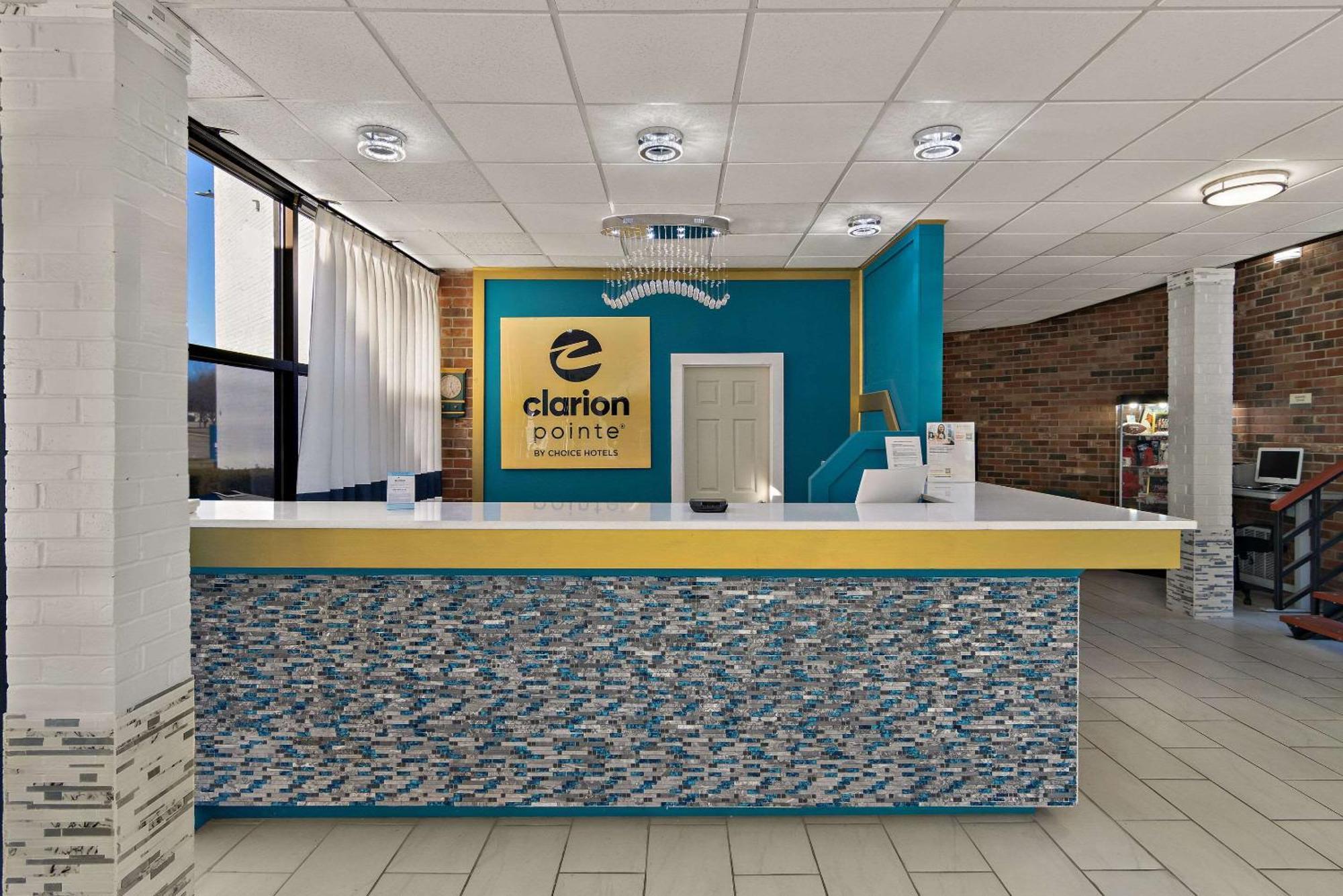 Clarion Pointe Bloomington-Normal Near I-55 And University Luaran gambar