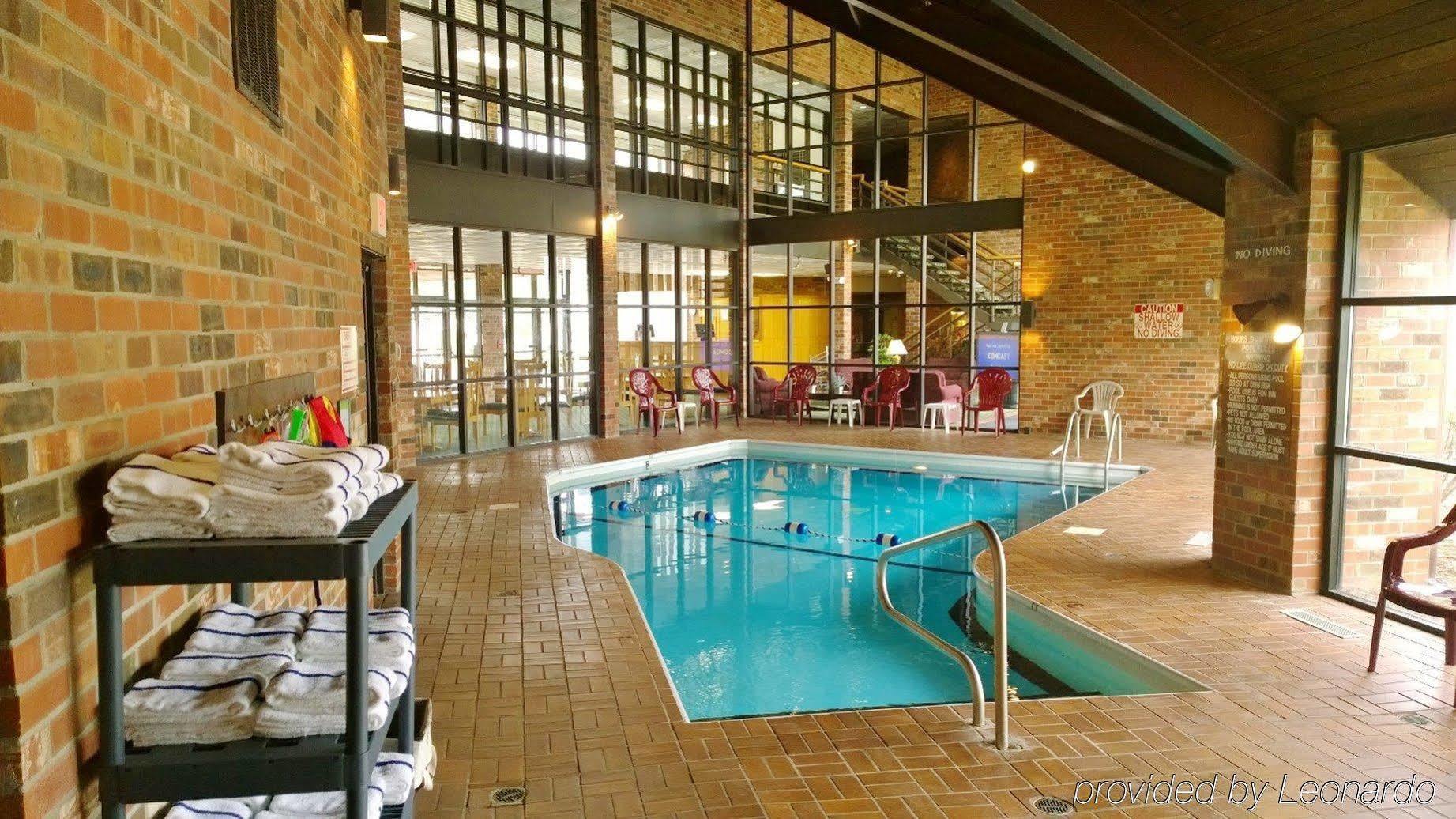 Clarion Pointe Bloomington-Normal Near I-55 And University Luaran gambar